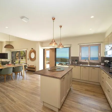 Echos 아르고스톨리온